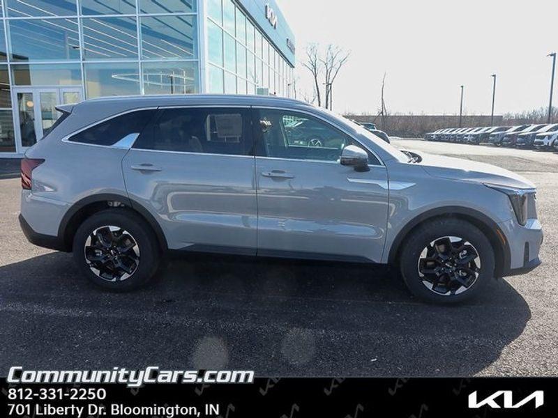 new 2025 Kia Sorento car, priced at $37,297