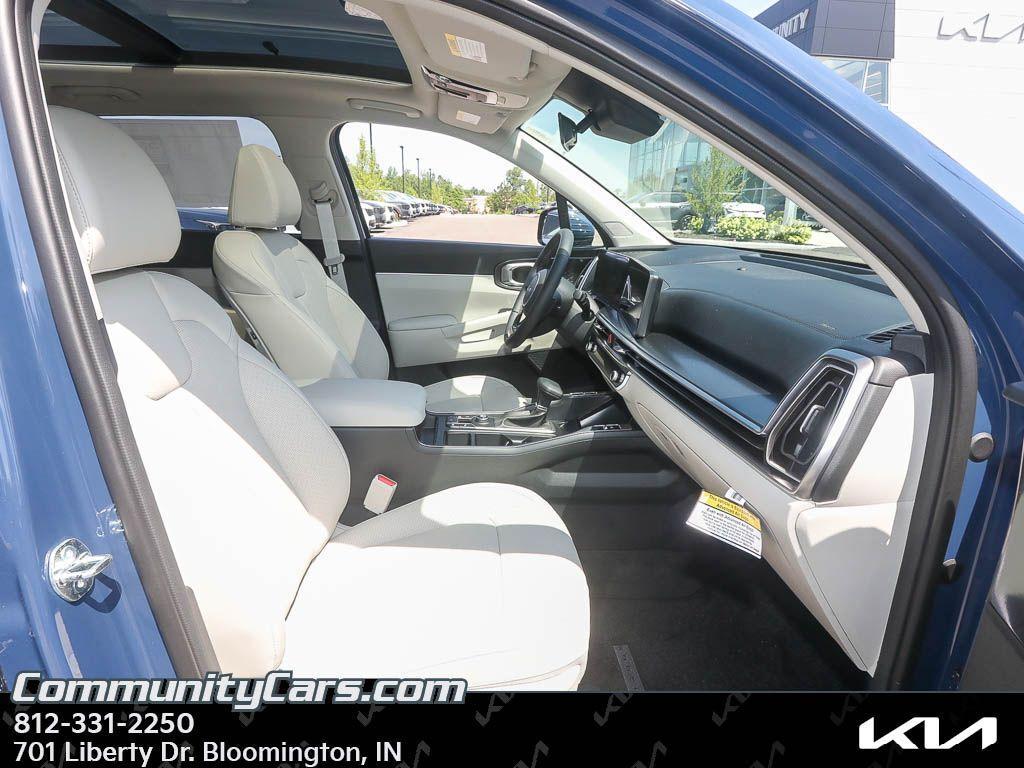 new 2025 Kia Sorento car, priced at $40,240