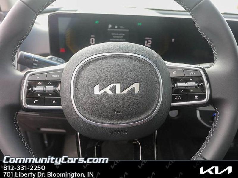 new 2025 Kia Sorento car, priced at $36,826