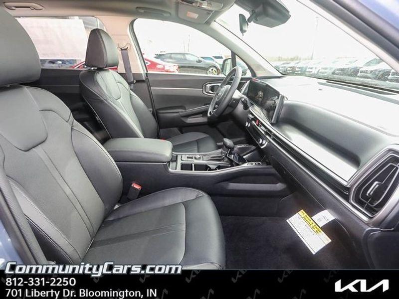new 2025 Kia Sorento car, priced at $36,826