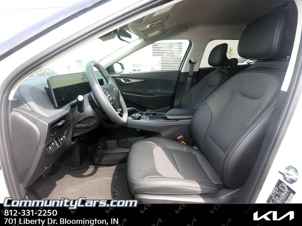 new 2025 Kia EV6 car, priced at $53,995