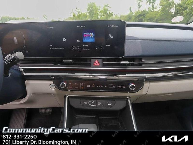new 2025 Kia Carnival car, priced at $52,000
