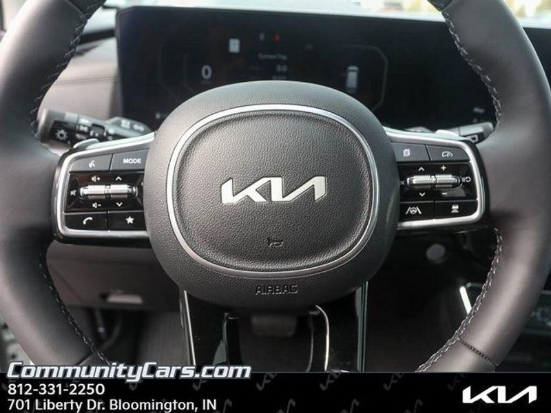 new 2025 Kia Carnival Hybrid car, priced at $52,430
