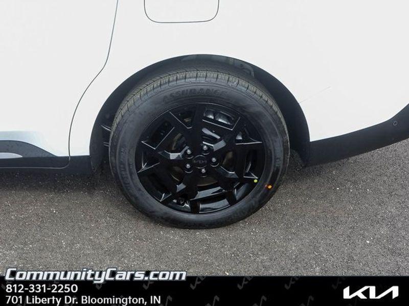new 2025 Kia Carnival Hybrid car, priced at $52,430
