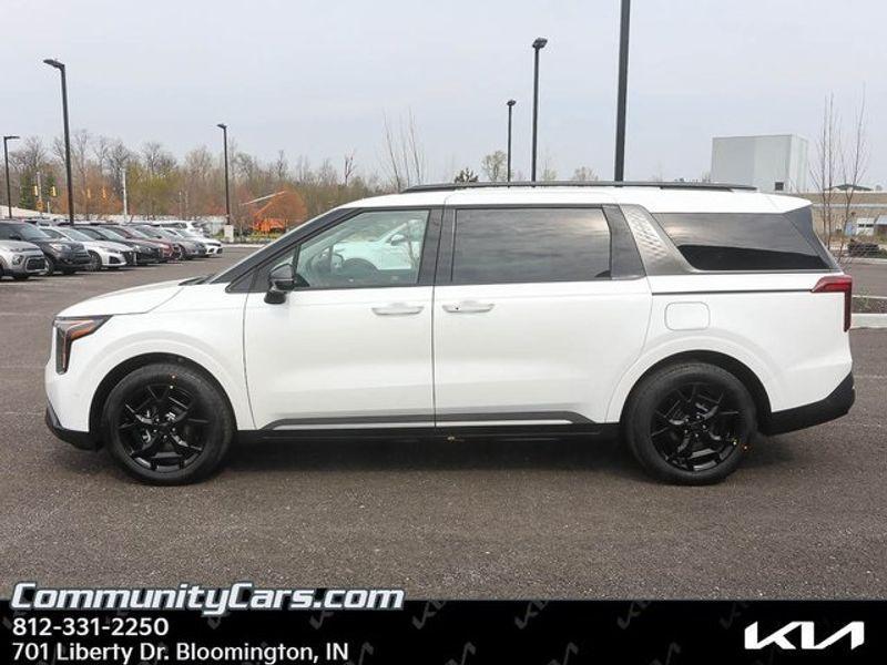 new 2025 Kia Carnival Hybrid car, priced at $52,430