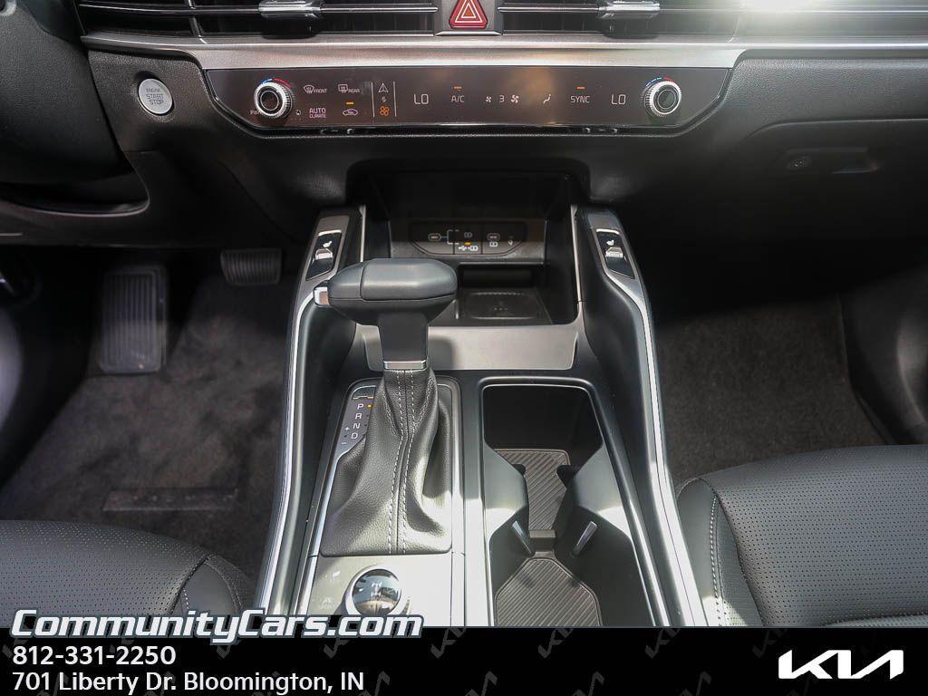 new 2025 Kia Sorento car, priced at $38,490