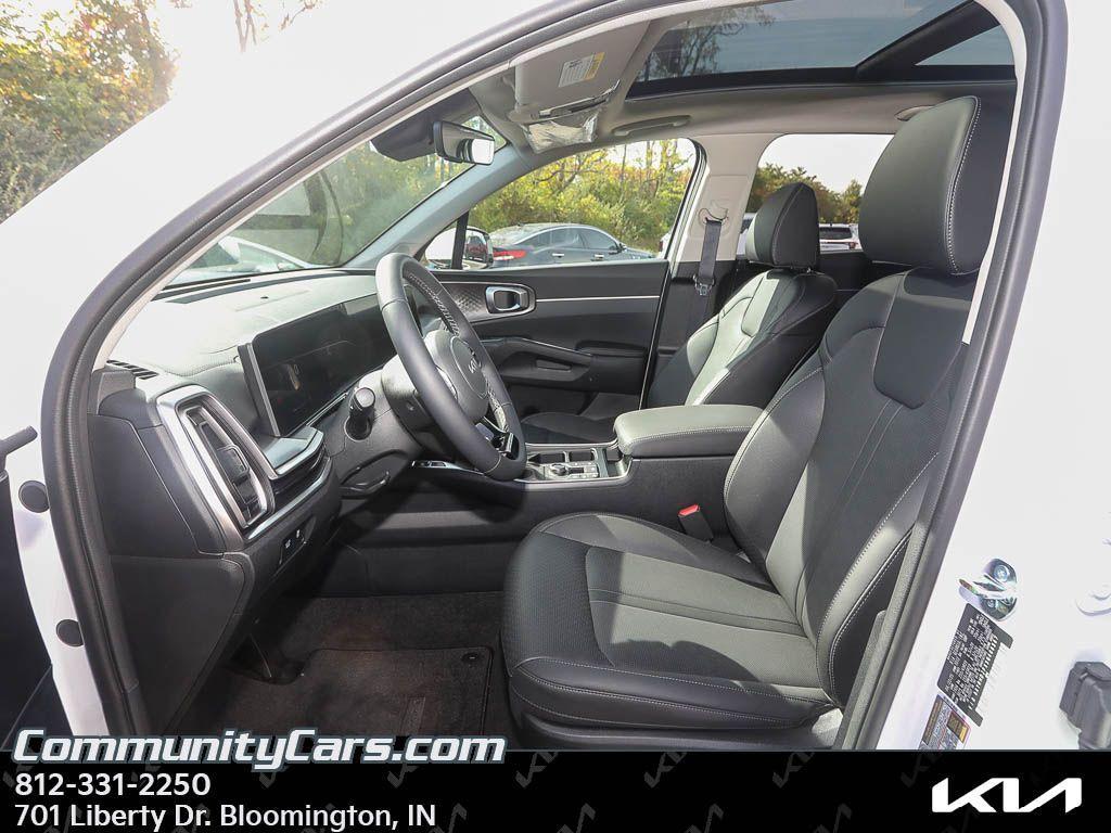 new 2025 Kia Sorento car, priced at $38,490