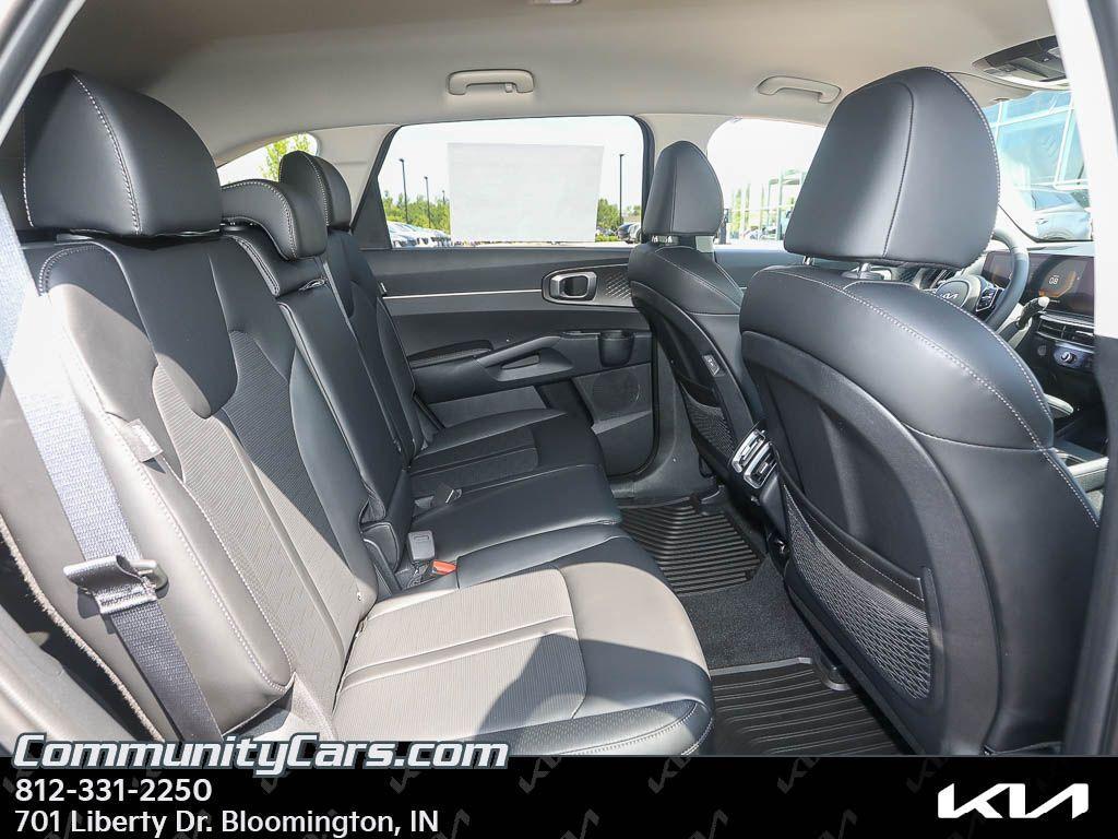 new 2025 Kia Sorento car, priced at $37,703