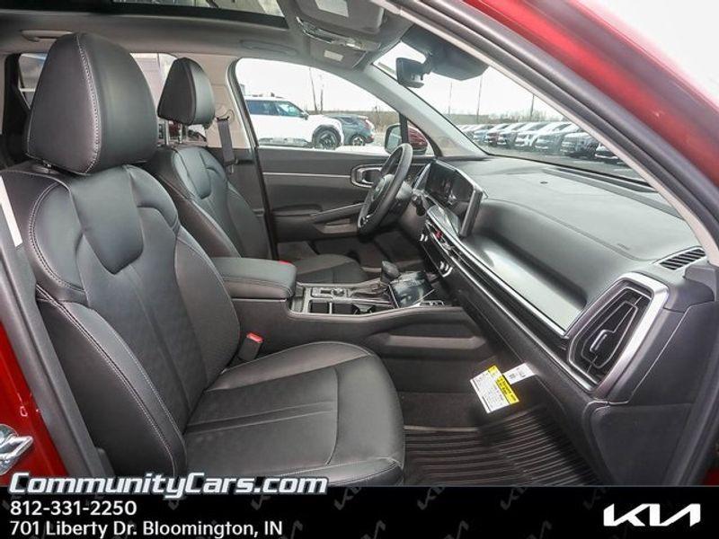 new 2025 Kia Sorento car, priced at $37,451