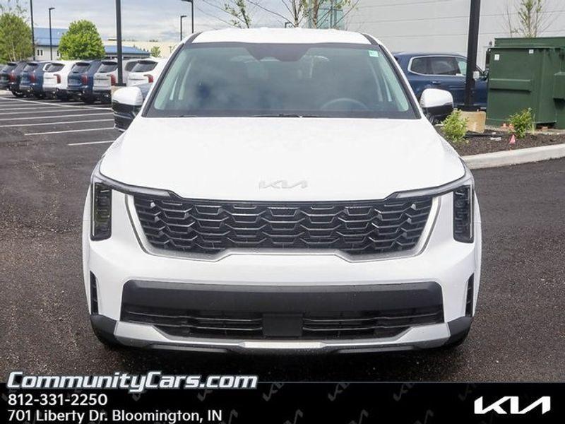 new 2025 Kia Sorento car, priced at $33,125