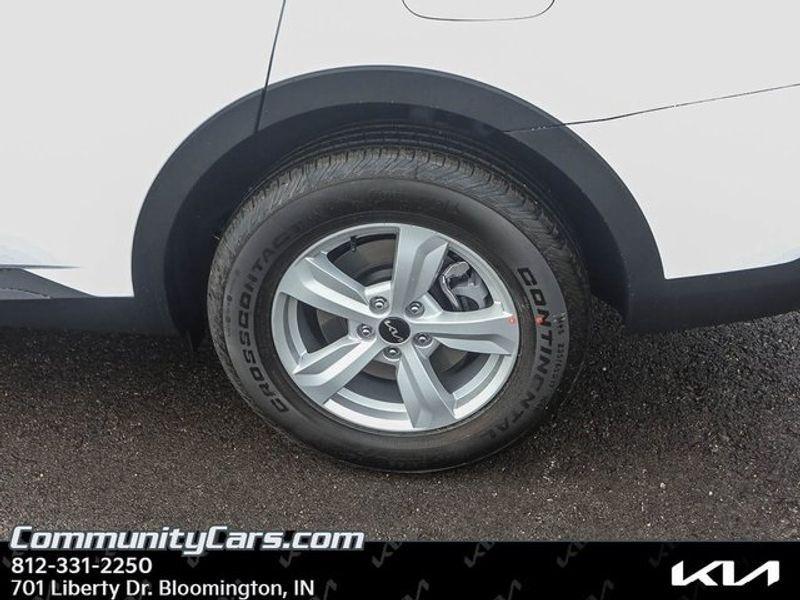 new 2025 Kia Sorento car, priced at $33,125