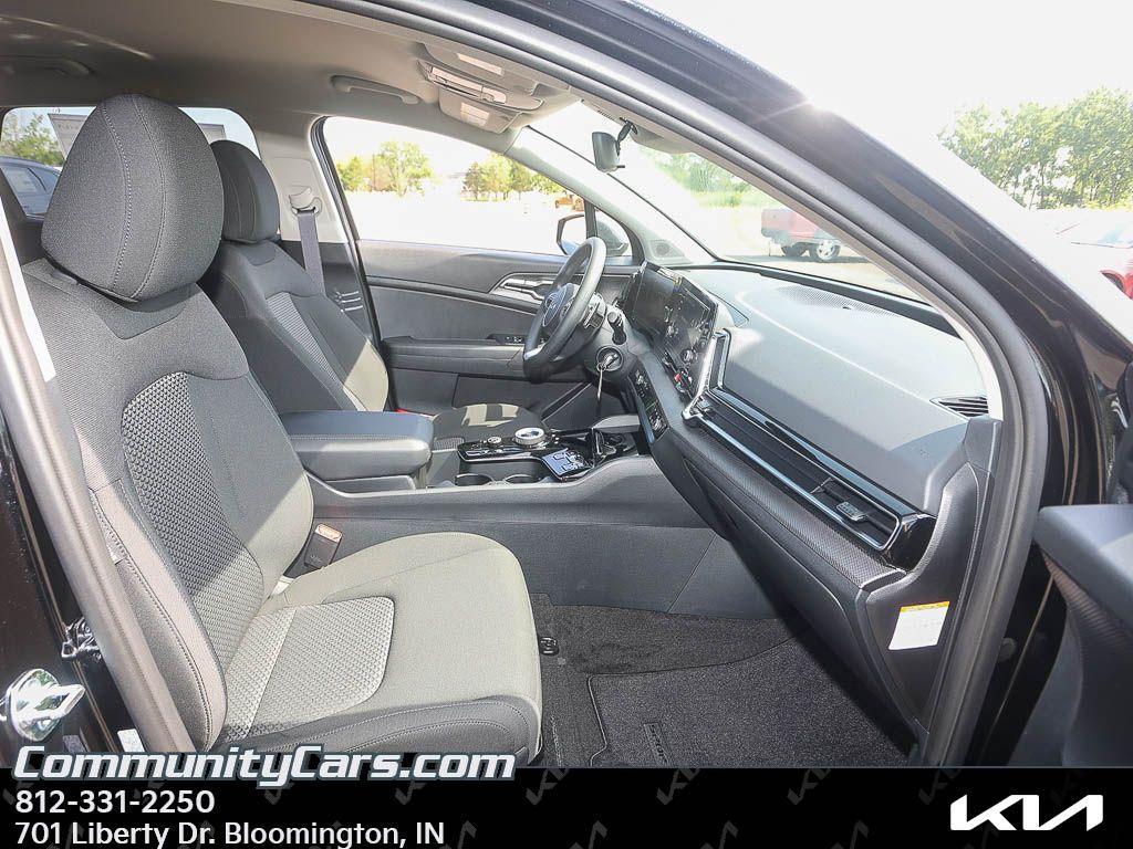 new 2025 Kia Sportage Hybrid car, priced at $30,650