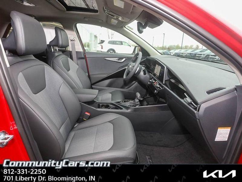 new 2025 Kia Niro car, priced at $33,648