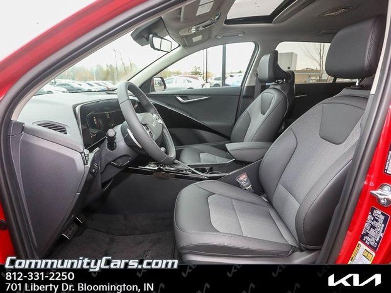 new 2025 Kia Niro car, priced at $33,648