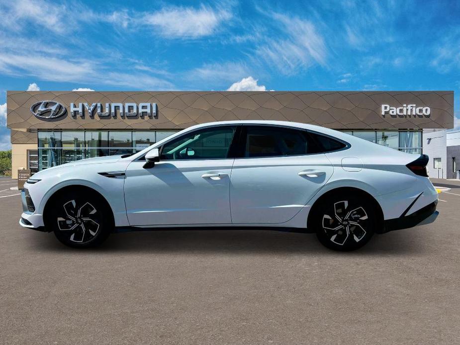 new 2024 Hyundai Sonata car, priced at $28,106