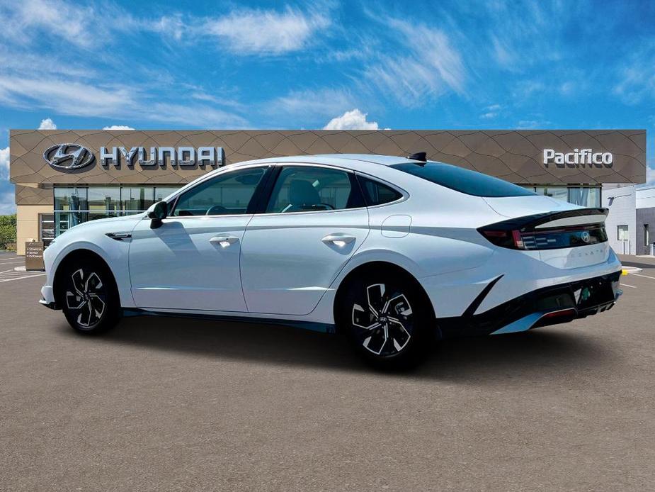 new 2024 Hyundai Sonata car, priced at $28,106