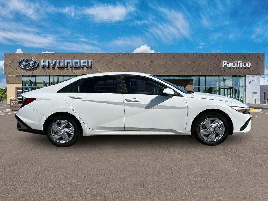 new 2024 Hyundai Elantra car, priced at $21,337