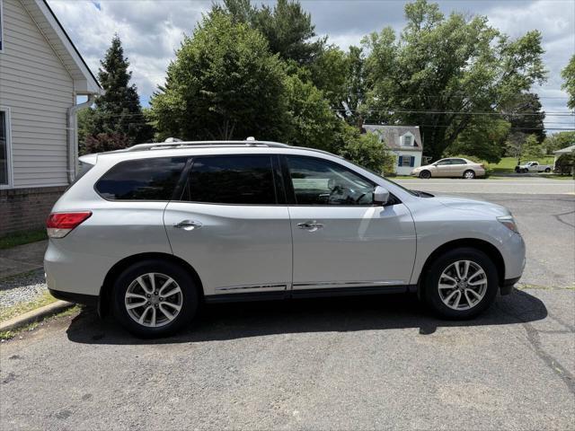 used 2015 Nissan Pathfinder car, priced at $10,995