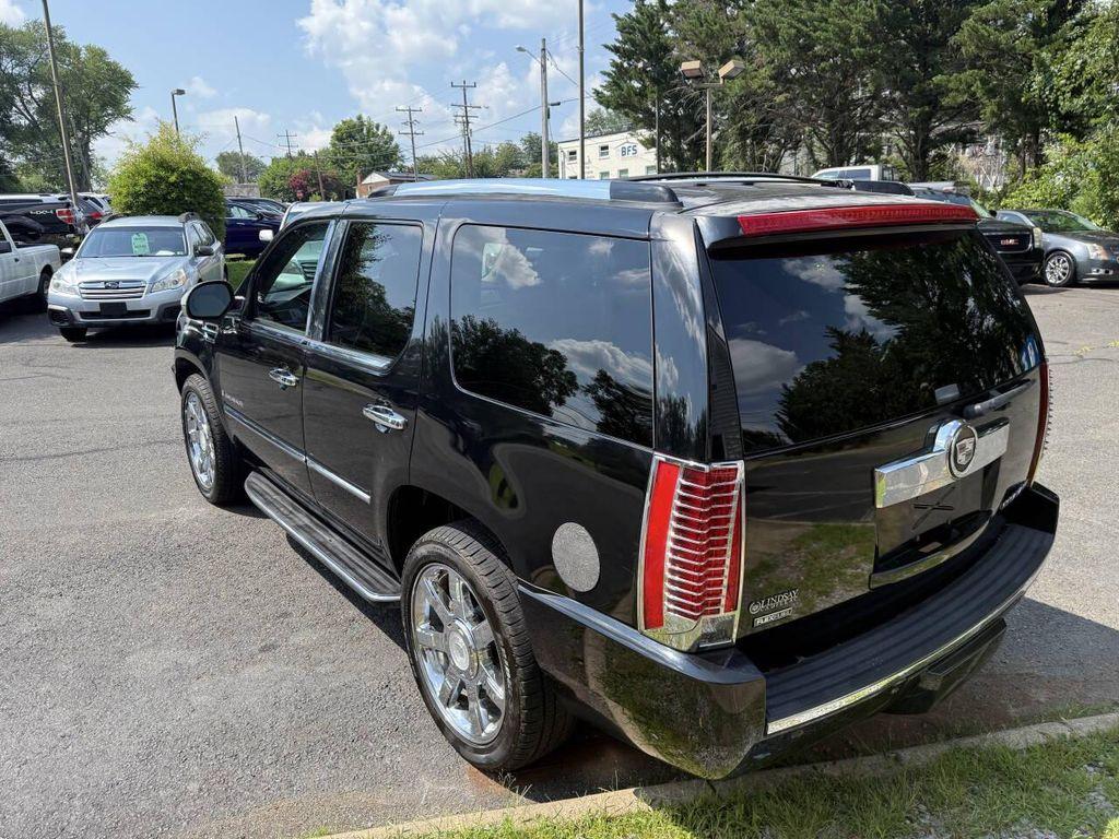 used 2009 Cadillac Escalade car, priced at $9,995