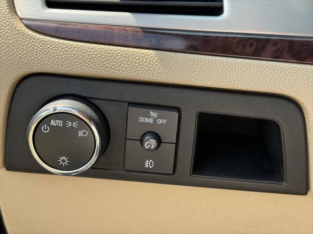 used 2009 Cadillac Escalade car, priced at $9,995