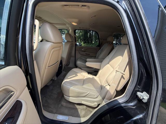 used 2009 Cadillac Escalade car, priced at $9,995