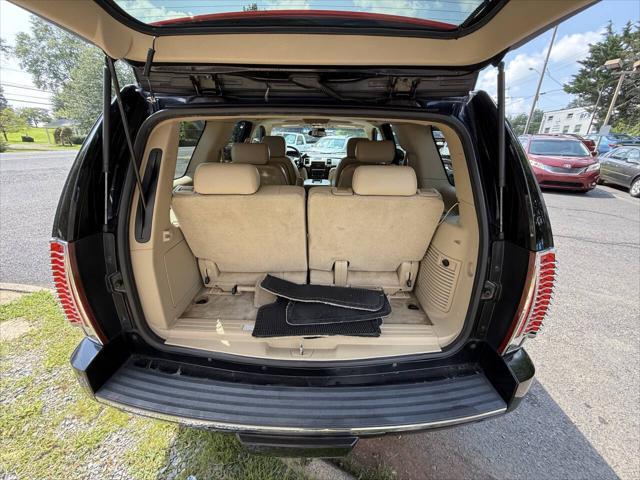 used 2009 Cadillac Escalade car, priced at $9,995