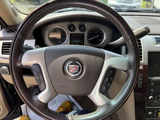 used 2009 Cadillac Escalade car, priced at $9,995