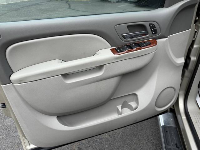 used 2013 GMC Yukon car, priced at $14,995