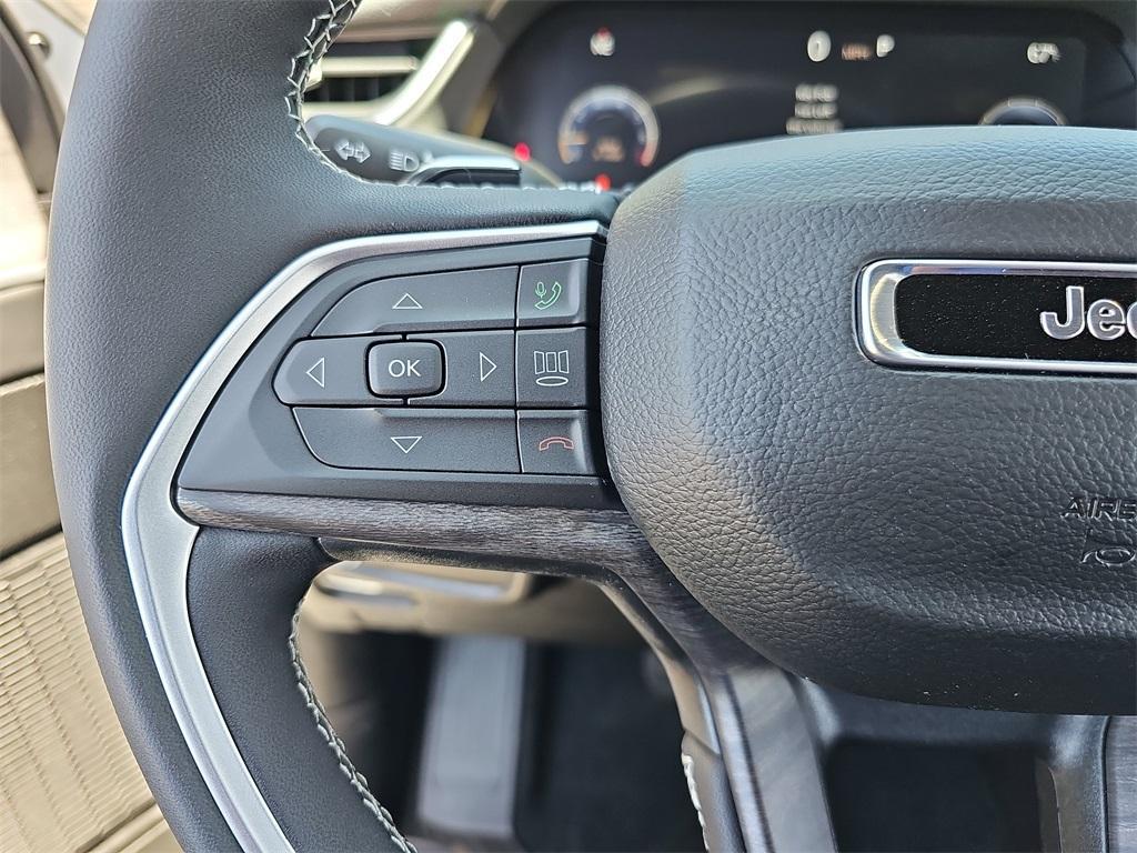new 2025 Jeep Grand Cherokee car, priced at $43,286