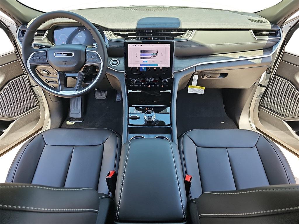 new 2025 Jeep Grand Cherokee car, priced at $43,286