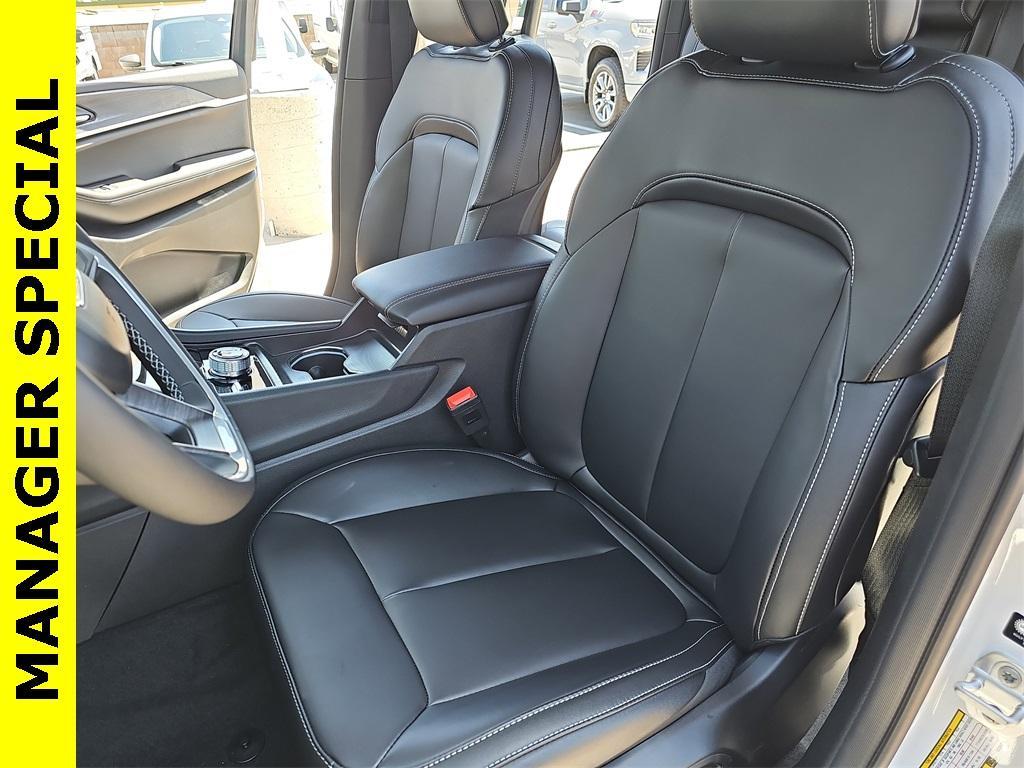 new 2025 Jeep Grand Cherokee car, priced at $43,445