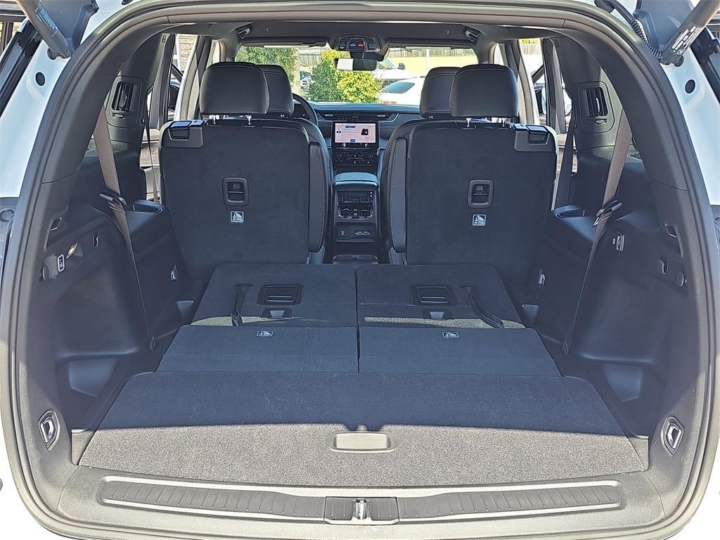 new 2025 Jeep Grand Cherokee L car, priced at $46,077