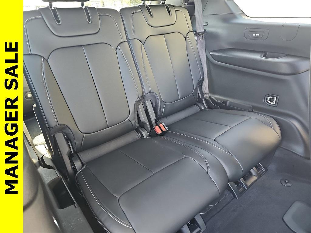 new 2025 Jeep Grand Cherokee L car, priced at $45,076