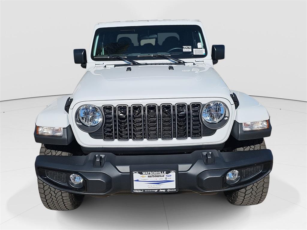 new 2025 Jeep Gladiator car, priced at $41,845