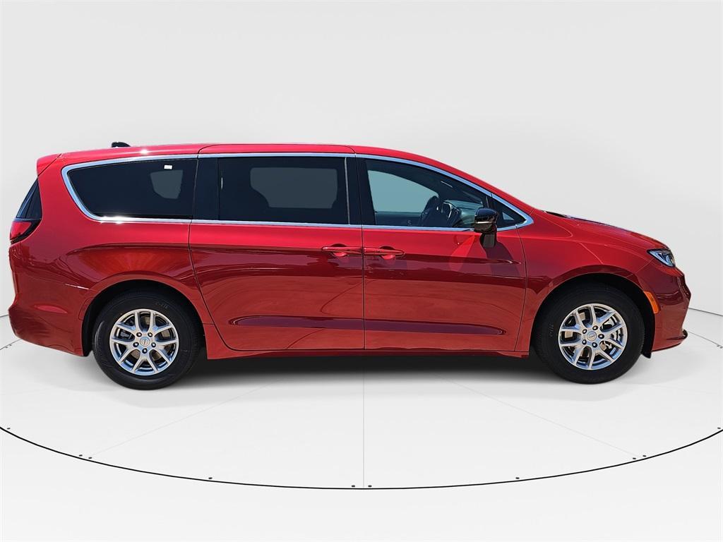 new 2025 Chrysler Pacifica car, priced at $42,247