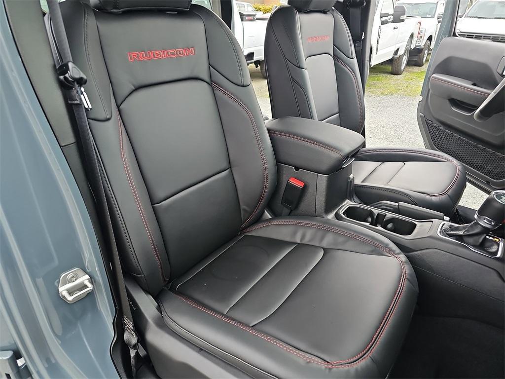 new 2025 Jeep Wrangler car