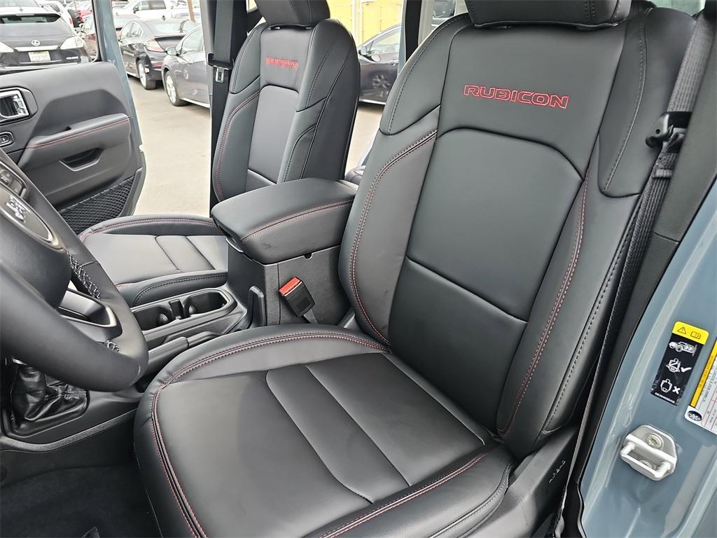 new 2025 Jeep Wrangler car
