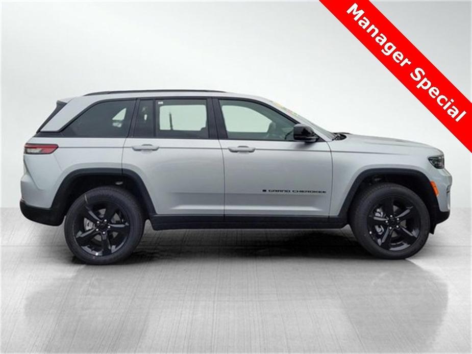 new 2024 Jeep Grand Cherokee car, priced at $43,320