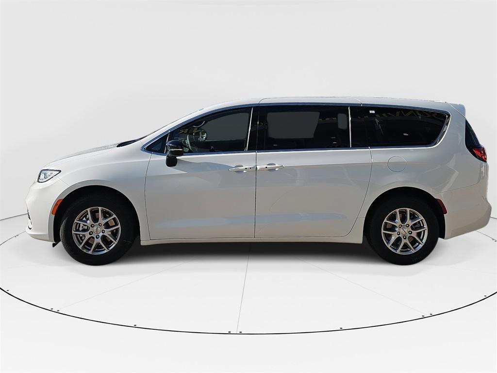 new 2025 Chrysler Pacifica car, priced at $40,395