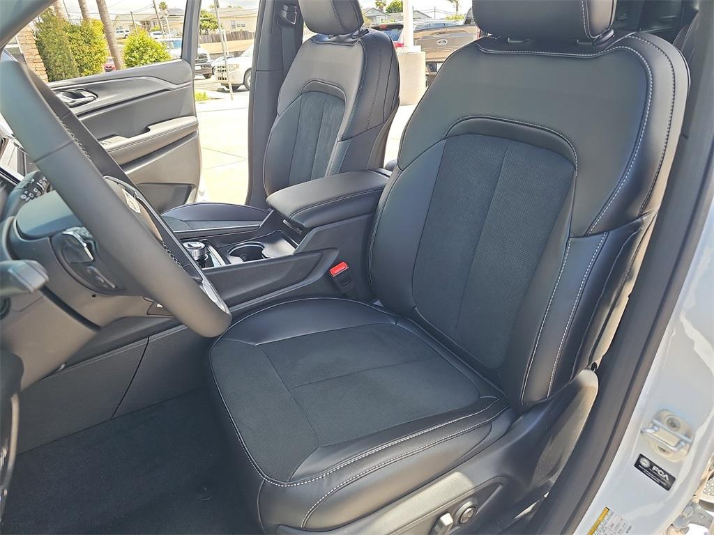 new 2025 Jeep Grand Cherokee L car