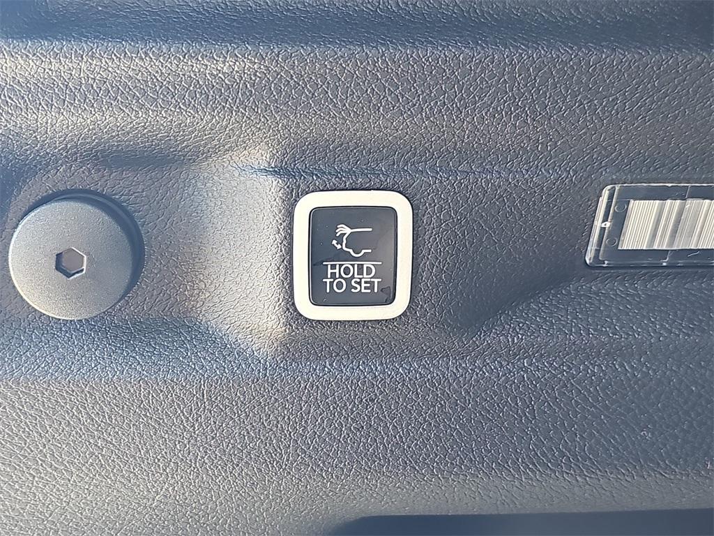 new 2025 Jeep Grand Cherokee L car, priced at $42,235