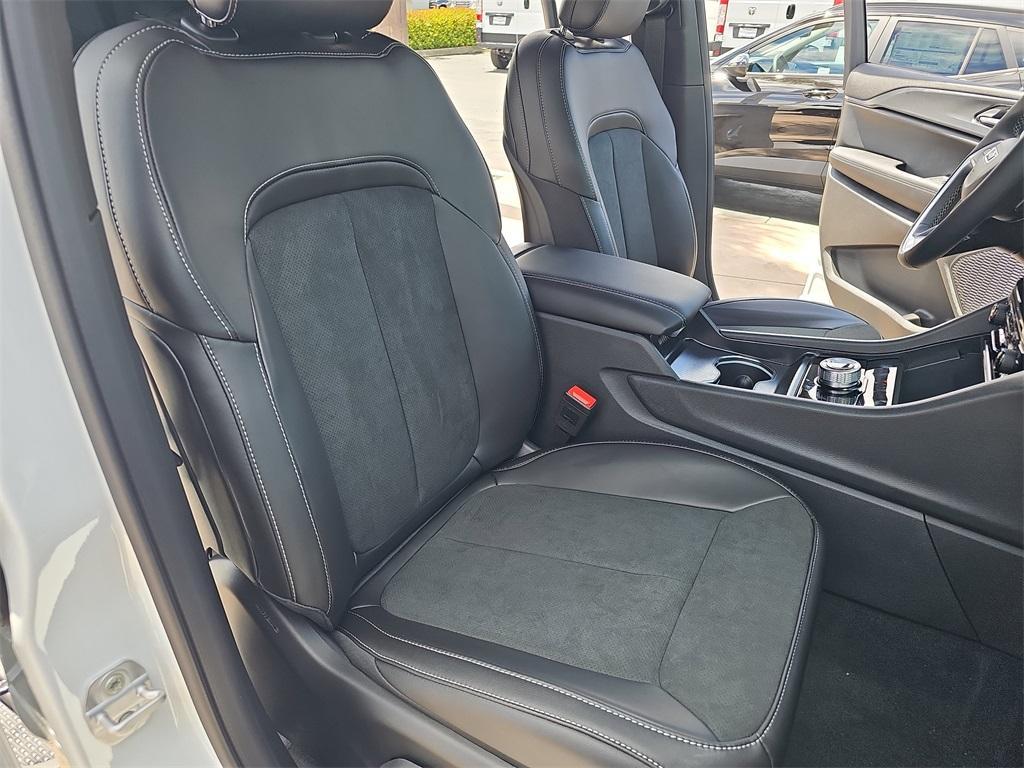 new 2025 Jeep Grand Cherokee L car