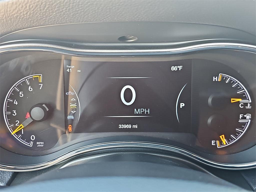 used 2022 Jeep Grand Cherokee WK car, priced at $32,495