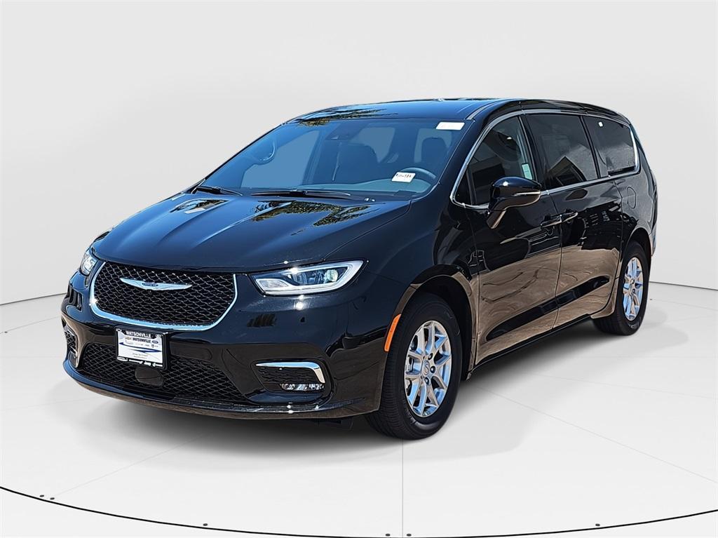 new 2025 Chrysler Pacifica car
