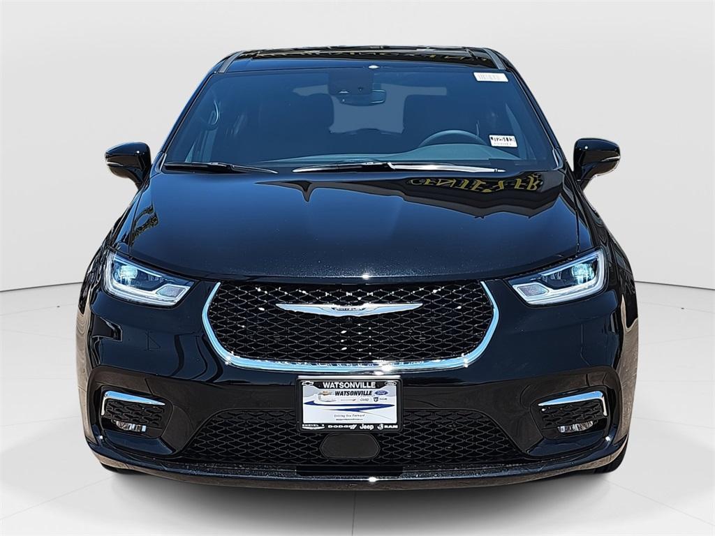 new 2025 Chrysler Pacifica car