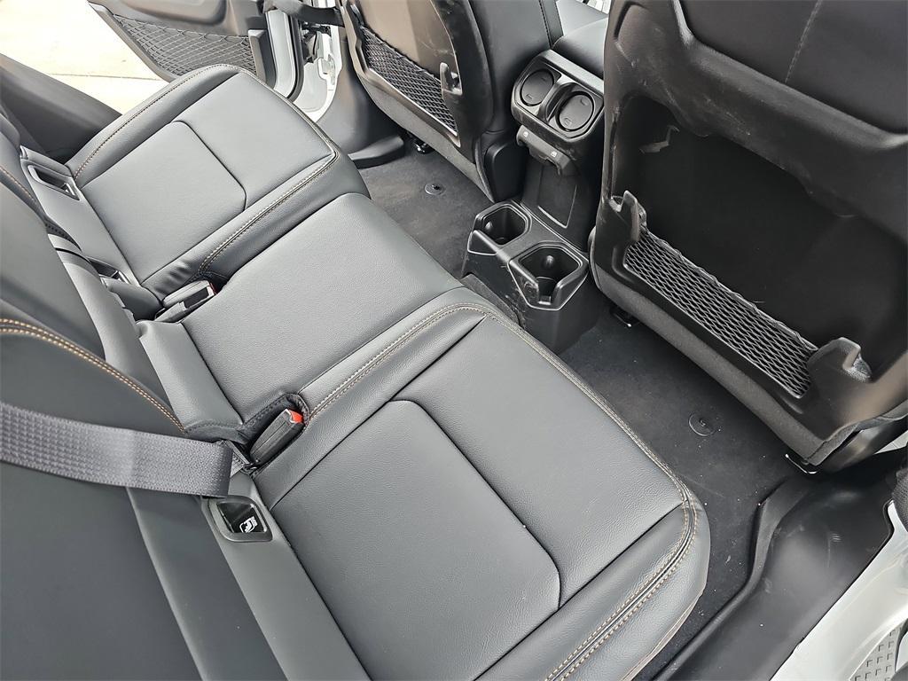 new 2025 Jeep Gladiator car