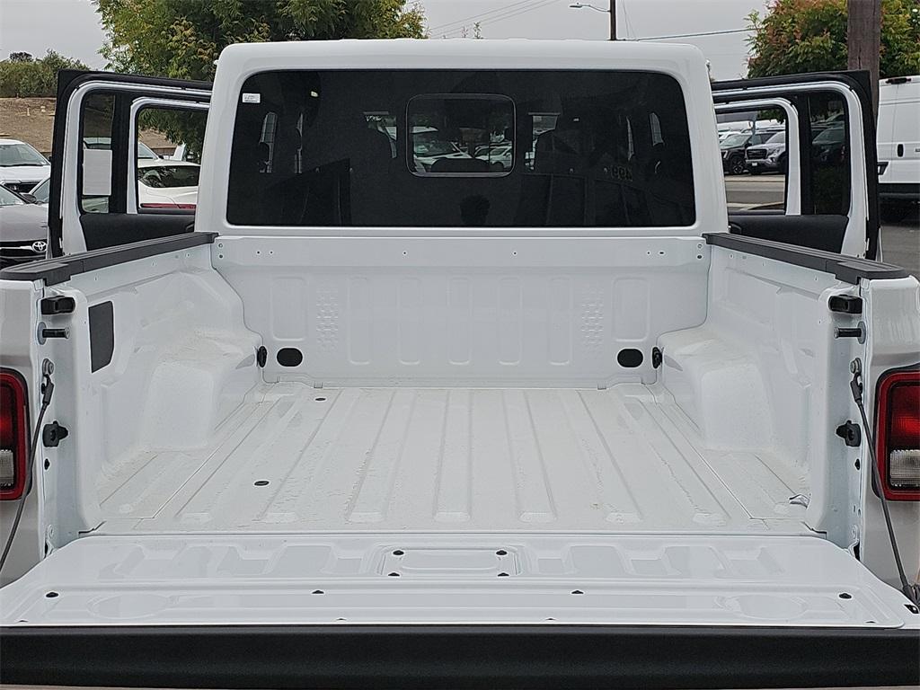 new 2025 Jeep Gladiator car