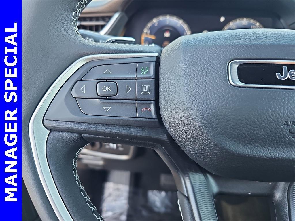 new 2025 Jeep Grand Cherokee L car, priced at $39,989