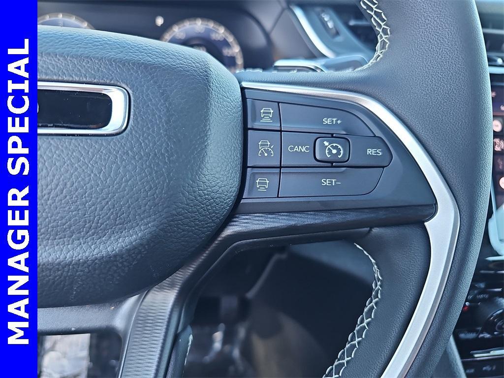 new 2025 Jeep Grand Cherokee L car, priced at $39,989