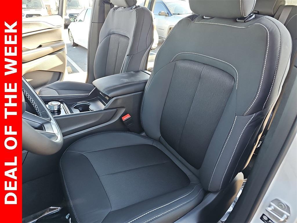 new 2025 Jeep Grand Cherokee L car, priced at $40,999